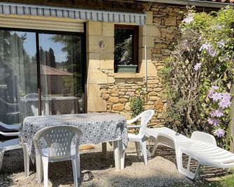 Gite 28 m2 Ensoleillé Dans Parc Arboré Sarlat Centre - Sarlat-la-Canéda - Patio