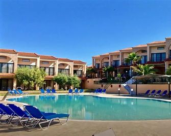 Village Mare - Polígiros - Piscina