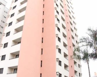 New Life Piracicaba Apart Hotel - Piracicaba - Building