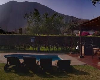 Live an unforgettable experience of comfort in our cozy bungalows full equipped. - Cieneguilla - Pool