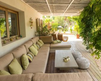 Holiday home with wooden-beamed patio - Santa Gertrudis de Fruitera - Patio