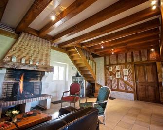 Entre Vignes Et Chateaux - Chitenay - Living room