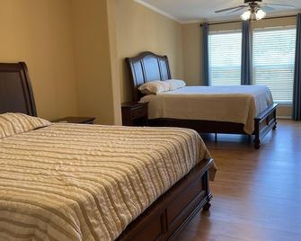 Country Living Ranch House - Somerville