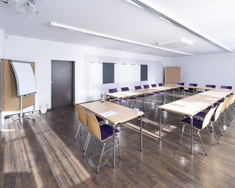 Bernstein Acamed Resort - Neugattersleben - Meetingraum