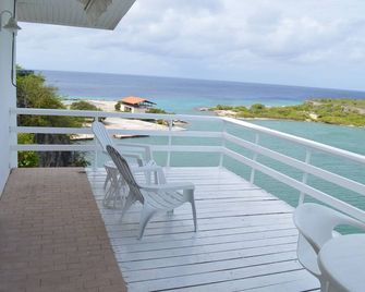 Enjoy the Best Views in all of Curacao. Fully airconditioned with private pool - Barber - Balcón