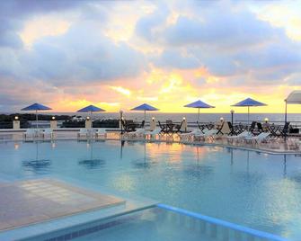 Zorbas Beach Village Hotel - Stavros - Piscina