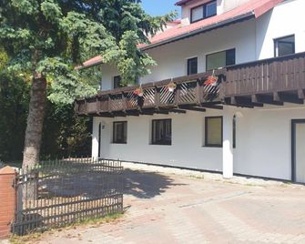 Dom Goscinny Sosenka Grzybowo - Grzybowo - Gebäude