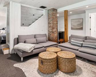 200ac, Views! 10min to Town | Scenic Ridge Retreat - Woodstock