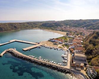 2 Bedroom Gorgeous Home In Susak - Susak - Edificio