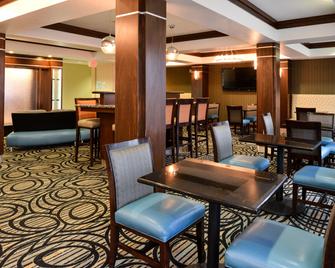 Holiday Inn Express & Suites Greenfield - Greenfield - Restaurant