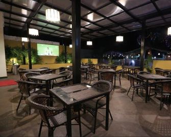 Surya Hotel - Rājahmundry - Restaurant