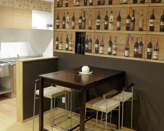 Ocho Guest House - סאפורו - חדר אוכל