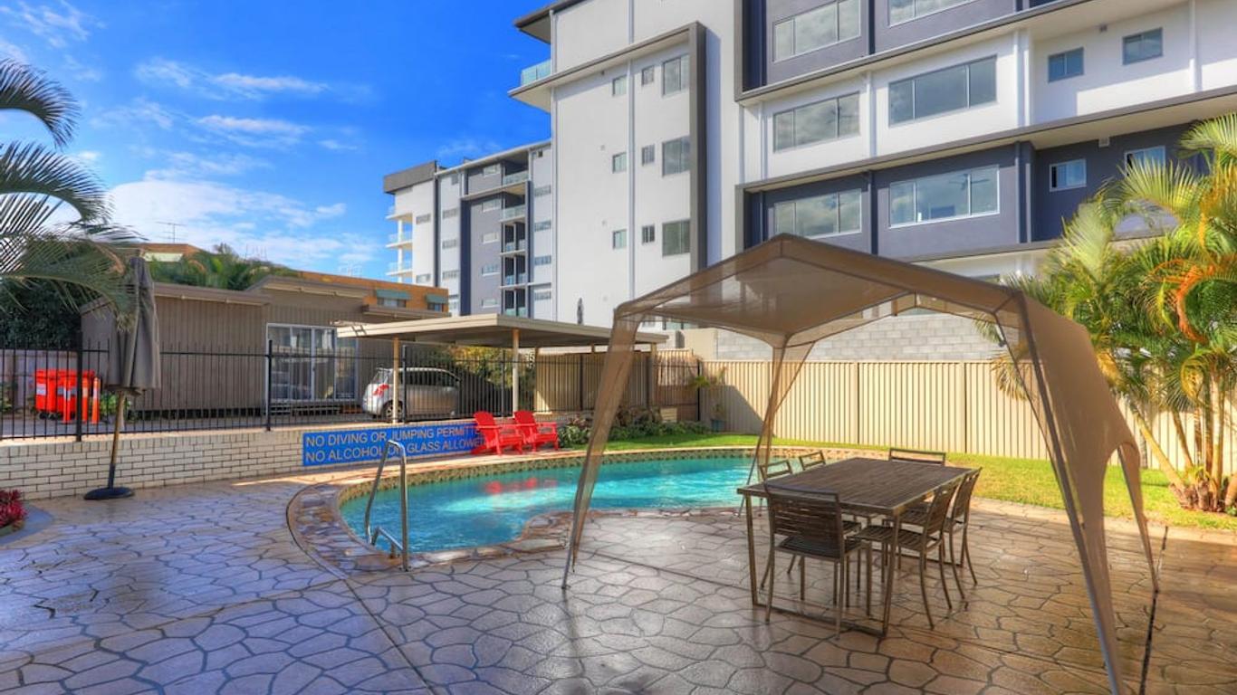 Cleveland Bay Air Motel