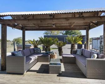 The Barn & Bivvy - Te Awamutu - Патіо