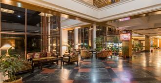 Hotel Pokhara Grande - Ποκάρα - Σαλόνι ξενοδοχείου