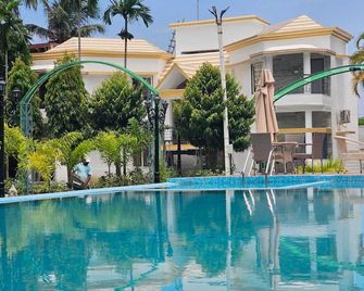 Jowar Hotel & Resort - Mandarmani - Басейн