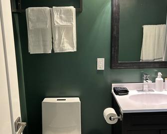 Chapel Suites - Deluxe King Suite - Souris