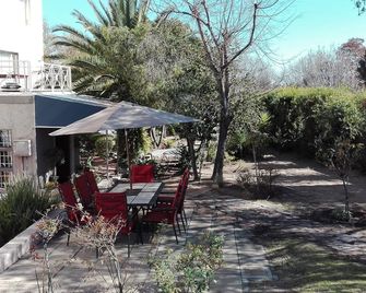 Villa Via Hotel Midrand - Midrand - Terasa