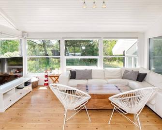 Luxury Retreat With Pool - By Traum Ferienwohnungen - Fjerritslev - Huiskamer
