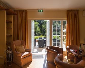 Hotel Villa im Park - Düsseldorf - Living room