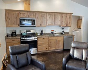 Soldotna Kenai Moose Lane Cottage # 4 Central to Kenai River Fishing - Soldotna - Cocina