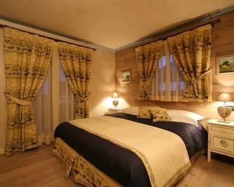 Locanda Collomb - La Thuile - Bedroom