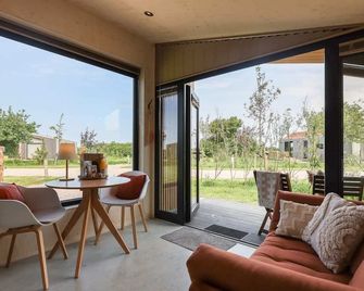 Hello Zeeland - Tiny House Zeeuwse Liefde 13 - Westkapelle - Wohnzimmer