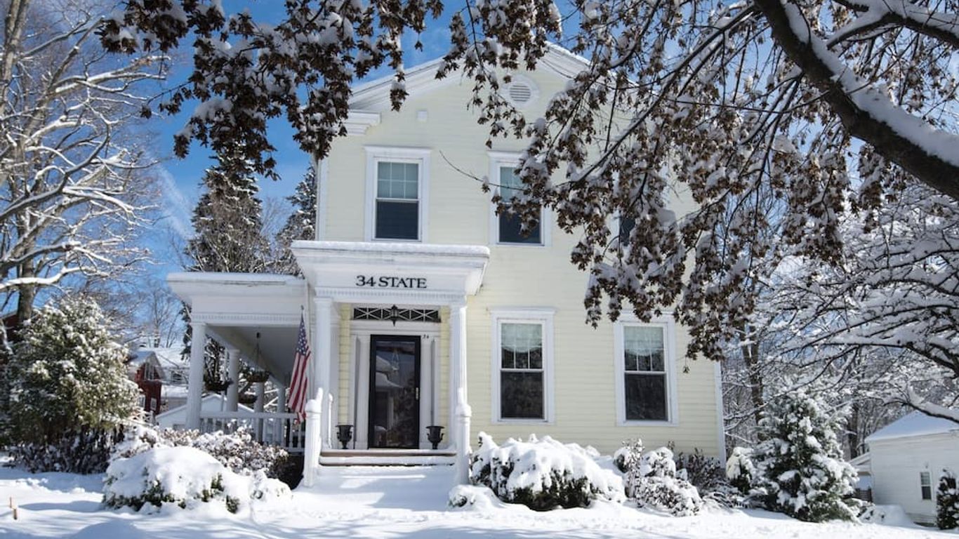 34 State 'Historic Luxury Suites' Skaneateles