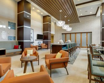 Hampton Inn & Suites Rome - Rome - Lounge