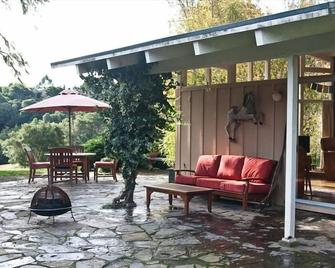 Beautiful Home Facing Bolinas Lagoon on 15 Acres - Bolinas - Patio