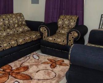 Cozy house in charming Montego Bay with AC, WiFi and all other amenities. - Bahía Montego