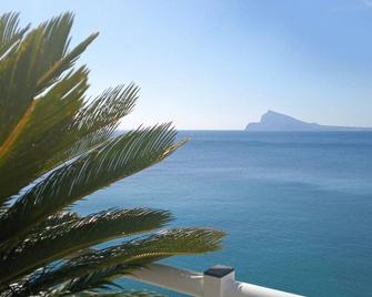 Modern Apartment Right On The Beach With Large Pool, Air Conditioning, Free Parking - Altea - Outdoors view