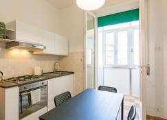 Art Love Home - One Bedroom Apartment, Sleeps 4 - Livorno - Kuchnia