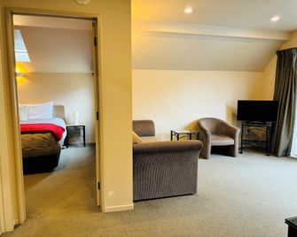 Southgate Motor Inn - Wellington - Living room