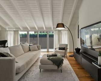 The Golden loft by Aura Luxury Collection - קומו - סלון