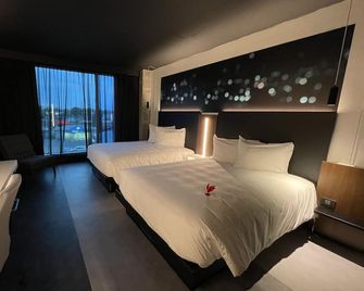 Grand Times Hotel Laval - Centropolis - Laval - Habitación