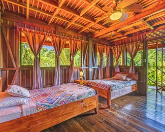 Hotel Las Caletas Lodge - Agujitas de Drake