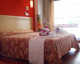 Catania Crossing B&B - Rooms & Comforts - Catania - Schlafzimmer