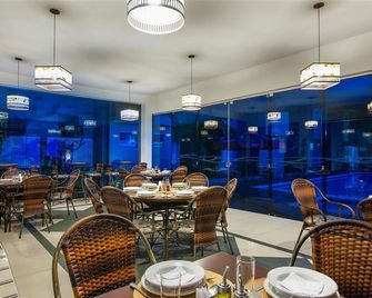 هوتل 365 - كويابا - مطعم