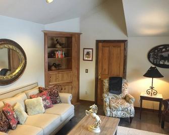 5-Star Ranch Guesthouse on 56 Beautiful Acres Beside Uncompaghre River - Ridgway - Sala de estar