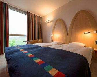 B&B HOTEL Lully 3 Lakes - Lully - Bedroom