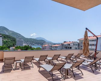 N Hotel - Sutomore - Balcon