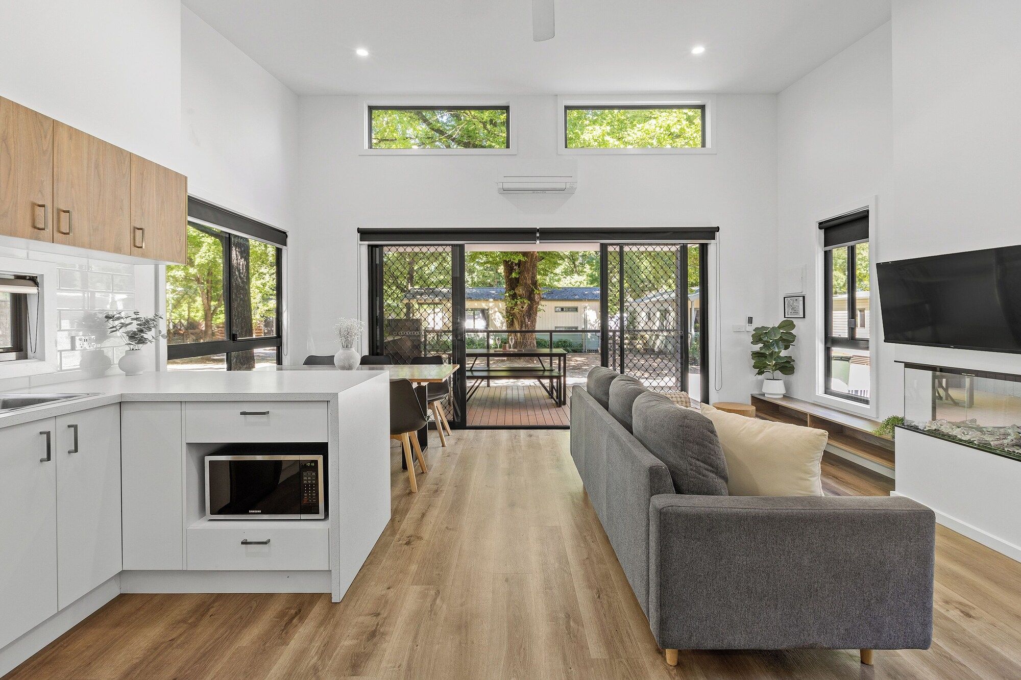 Tasman Holiday Parks - South Bright - Bright - Living room