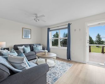 Beautiful View of Rustico Bay - North Rustico - Living room