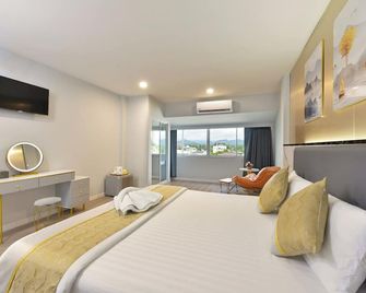 Berich Hotel - Tak - Bedroom