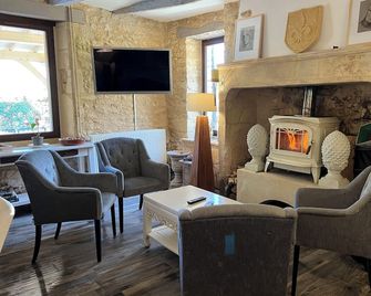 Le Noyer Résidence B&B - Le Bugue - Wohnzimmer
