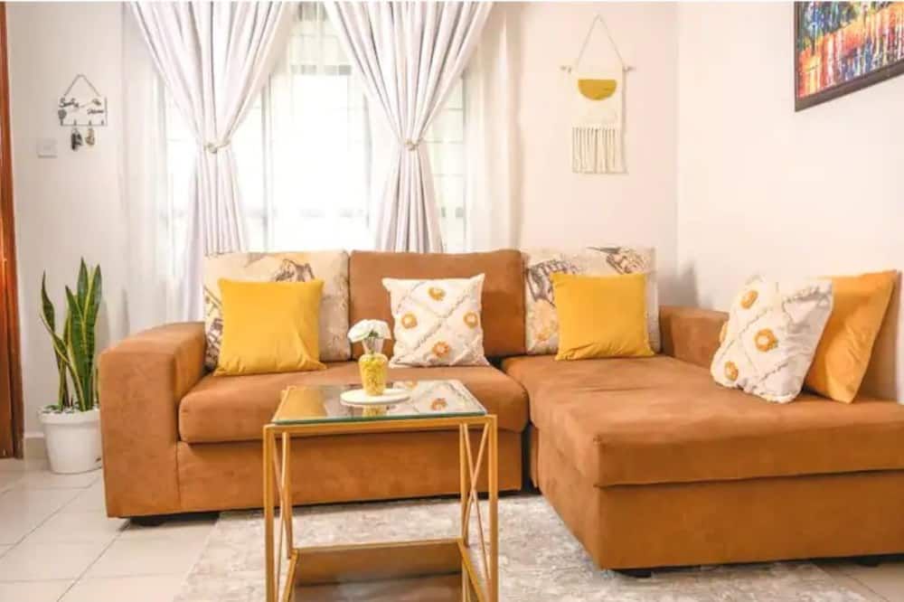 Furnished 1 Bedroom Apartment in Nairobi - Nairobi - Living room