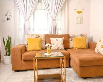 Furnished 1 Bedroom Apartment in Nairobi - Nairobi - Living room