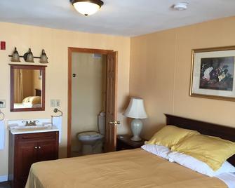 Moulton Hotel - Hampton - Bedroom