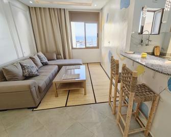 entire apartment in Anza beach Agadir - Agadir - Huiskamer